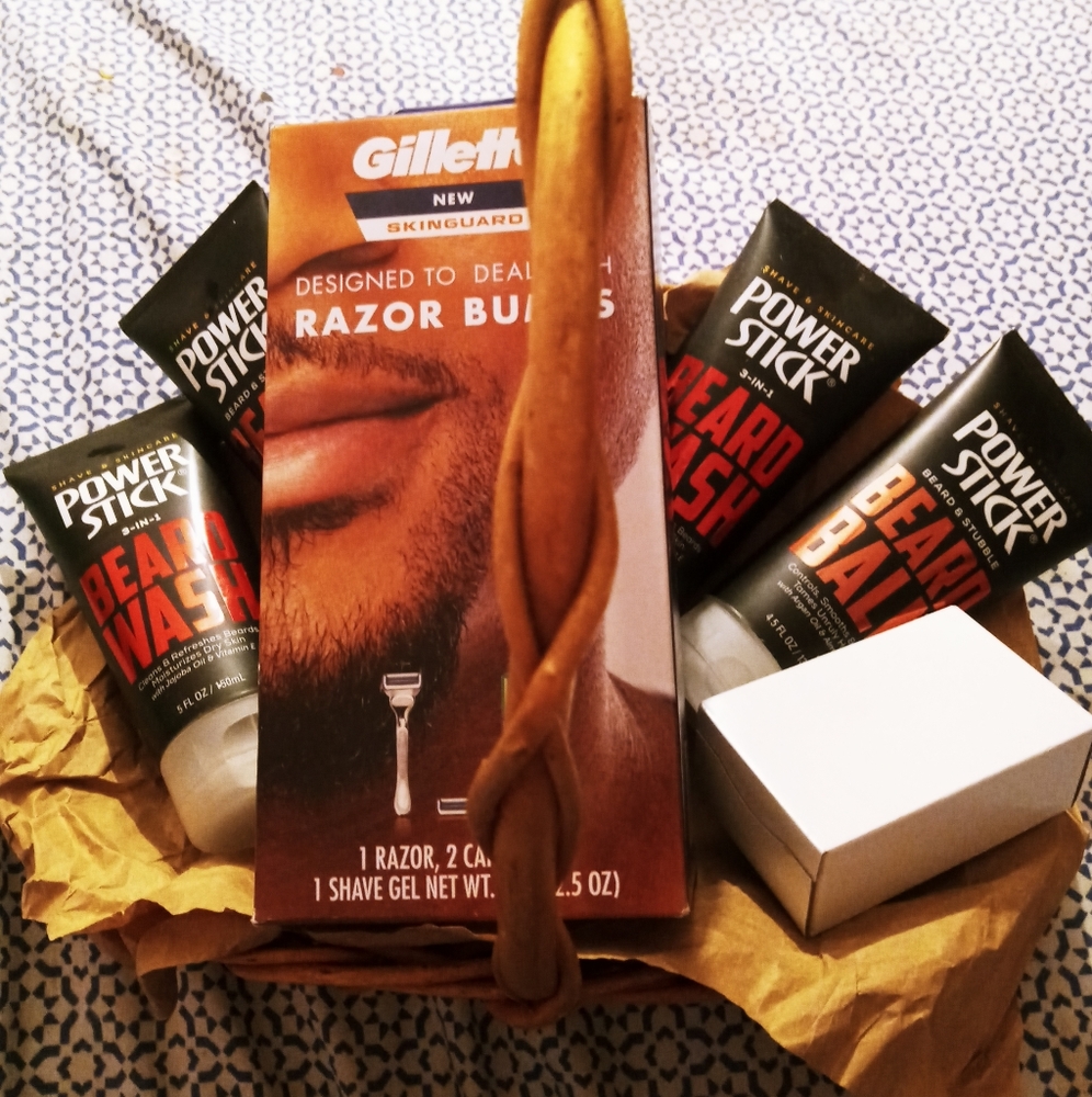 Mens shaving gift set.Comes gift wrapped in basket